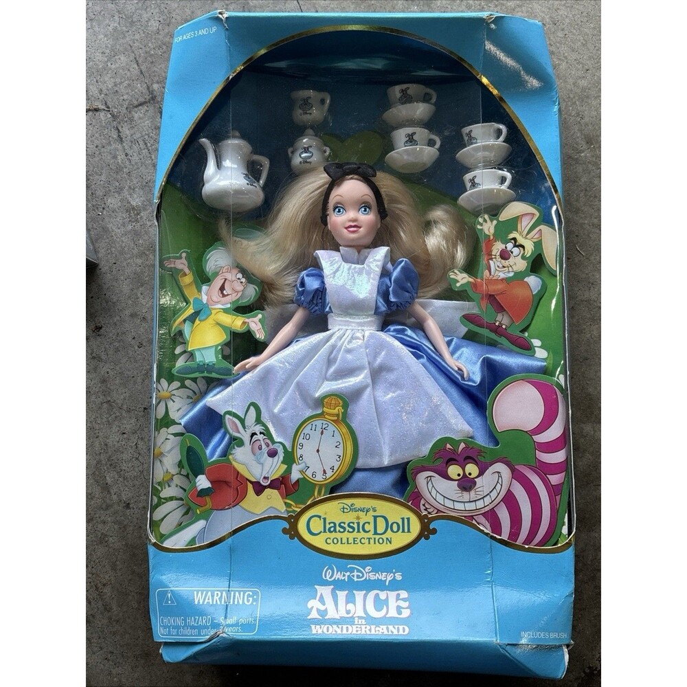 Alice In Wonderland Disney Classic Doll Collection W/ Tea Set NIB